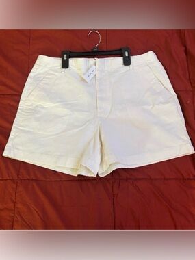 New Banana Republic  women’s Yellow Butter Short Size 14